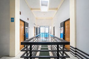 OYO 94148 Forzando Hotel