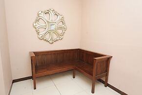 Super OYO Capital O  Deroyal Sentra Timur