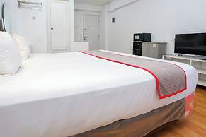 Super OYO Capital O  Deroyal Sentra Timur