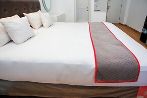 Super OYO Capital O  Deroyal Sentra Timur