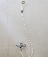 Super OYO Capital O  Deroyal Sentra Timur