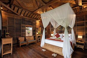 Santris Villa by Pramana Villas