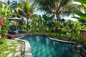 Santris Villa by Pramana Villas