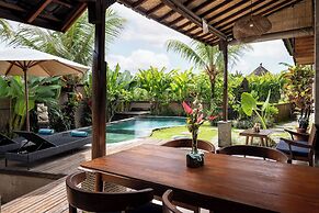 Santris Villa by Pramana Villas