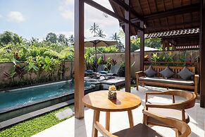 Santris Villa by Pramana Villas