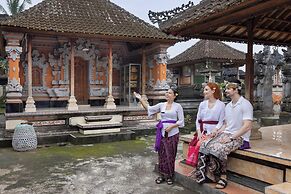 Santris Villa by Pramana Villas