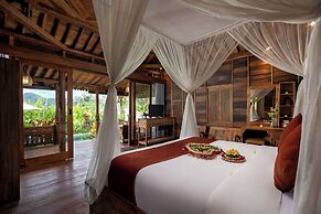 Santris Villa by Pramana Villas