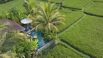 Santris Villa by Pramana Villas