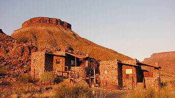 Mount Canyon Guest Farm