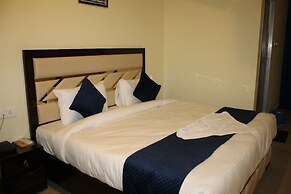 Hotel Vibrant Lawn And Banquet