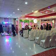 Hotel Vibrant Lawn And Banquet