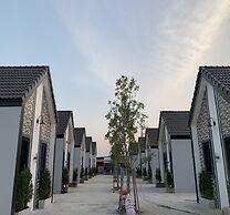 OYO 75522 Classroom Resort Ayutthaya