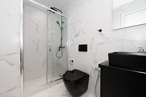 Kolonaki Elegant Apartment with Balcony