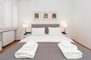 Kolonaki Elegant Apartment with Balcony