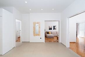 Kolonaki Elegant Apartment with Balcony