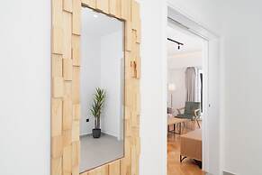 Kolonaki Elegant Apartment with Balcony