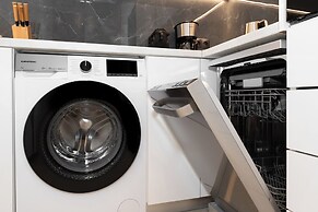 Kolonaki Elegant Apartment with Balcony