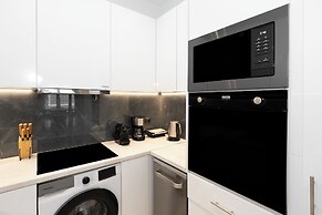 Kolonaki Elegant Apartment with Balcony