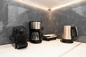 Kolonaki Elegant Apartment with Balcony