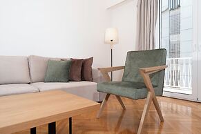 Kolonaki Elegant Apartment with Balcony
