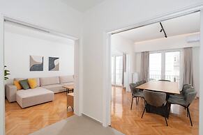 Kolonaki Elegant Apartment with Balcony