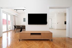 Kolonaki Elegant Apartment with Balcony