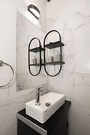 Kolonaki Elegant Apartment with Balcony