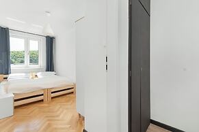Bright Apartment Gdynia for 4 by Renters