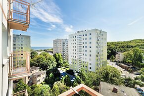 Bright Apartment Gdynia for 4 by Renters