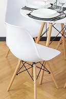 Bright Apartment Gdynia for 4 by Renters