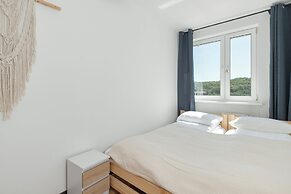 Bright Apartment Gdynia for 4 by Renters