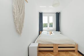 Bright Apartment Gdynia for 4 by Renters