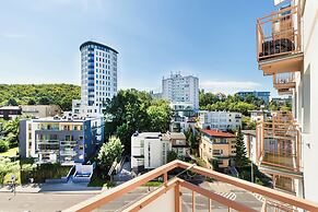 Bright Apartment Gdynia for 4 by Renters