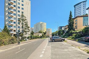 Bright Apartment Gdynia for 4 by Renters