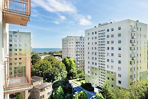 Bright Apartment Gdynia for 4 by Renters