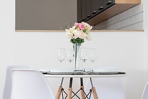 Bright Apartment Gdynia for 4 by Renters