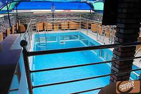 Chrisolik Hotel