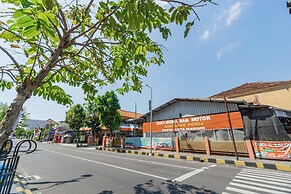 Hotel O Central Madiun Near Stasiun Kota Madiun