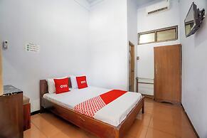 Hotel O Central Madiun Near Stasiun Kota Madiun