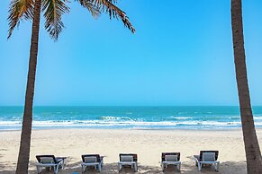 Bungalow Beach Hotel