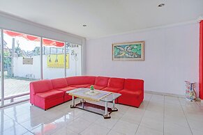 Hotel O Enggal Near Gor Saburai Formerly Hotel Pelangi