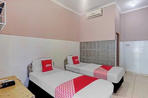 Hotel O Enggal Near Gor Saburai Formerly Hotel Pelangi