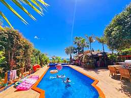 Kokomo on the Beach With Heated Swimming Pool