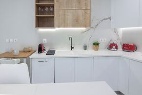 Panormou Modern Elegant 3 Bd Balcony Apt