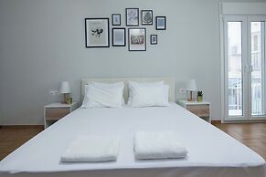 Panormou Modern Elegant 3 Bd Balcony Apt