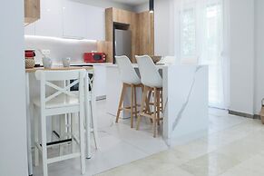 Panormou Modern Elegant 3 Bd Balcony Apt