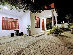 Rooftop Garden - 3 Bedrooms - Parking - 10minbeach