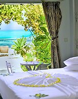 Crown Beach Villas  Bikini Beach