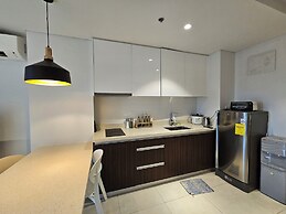 Tambuli Tower C Unit 5D