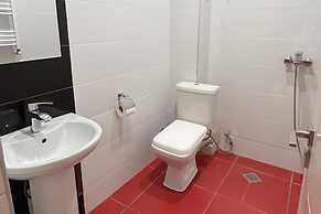 Korte Hotel Sleeps 14 With Courtyard